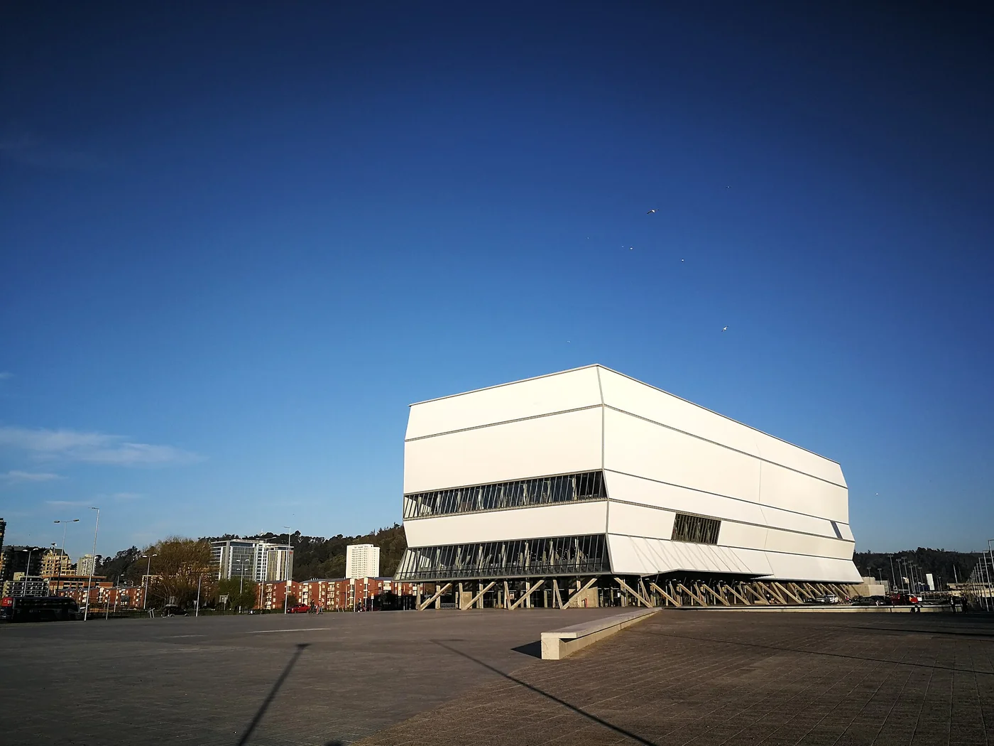 Proyección visual sobre Teatro Biobío